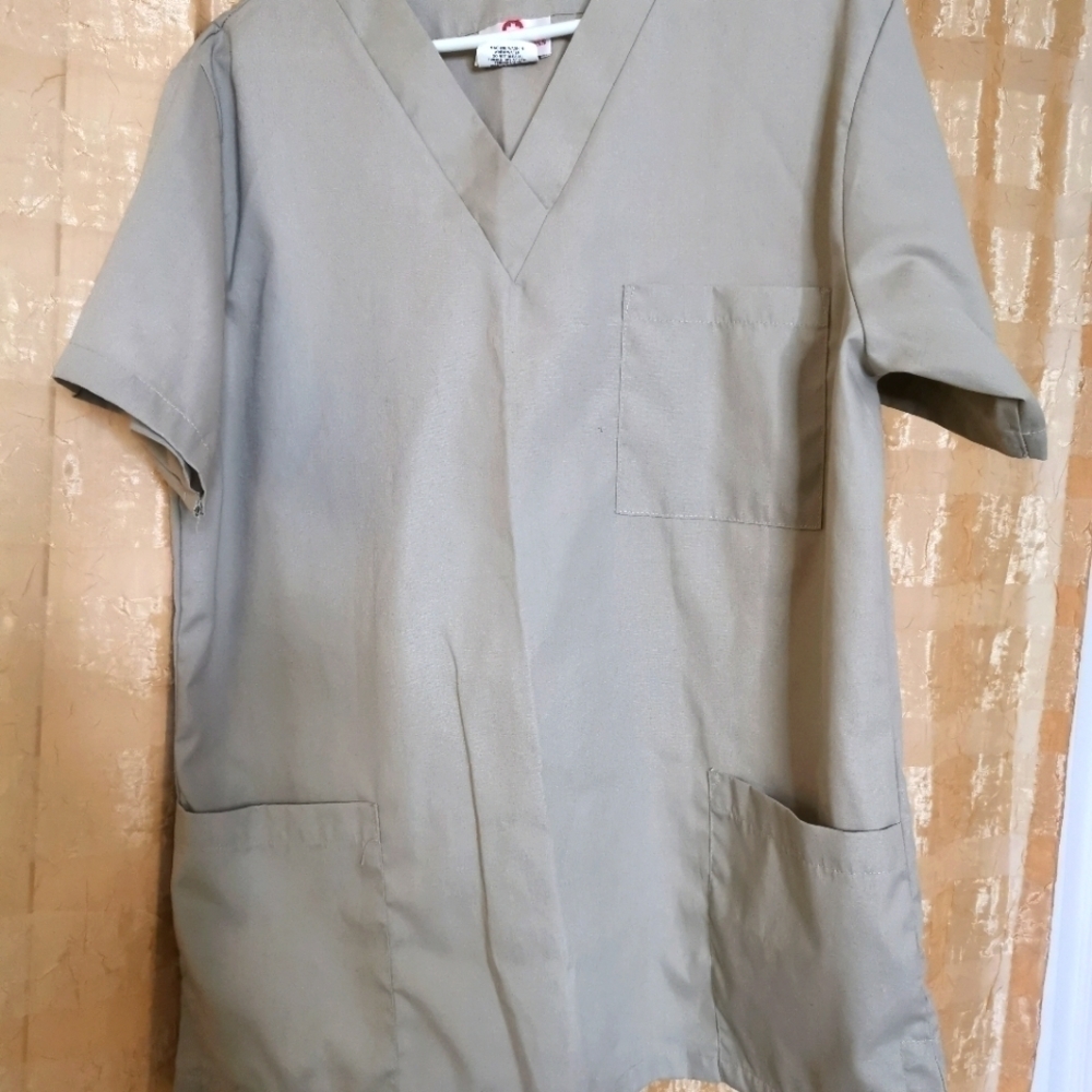 Scrubs top beige
